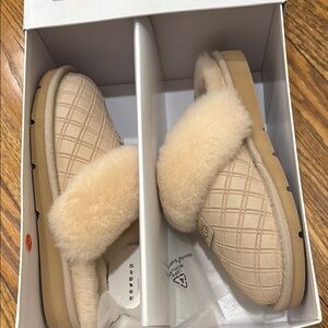 Women's Cozy Shearling Slippers